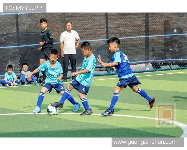 足球魅力无穷为何让我沉迷于这项运动的激情与团队精神 足球魅力无穷为何让我沉迷于这项运动的激情与团队精神