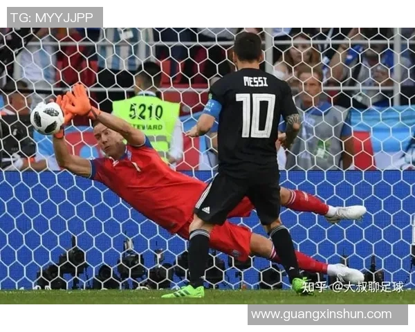 足球比赛规则详解与常见误区解析助你更好理解这项运动 足球比赛规则详解与常见误区解析助你更好理解这项运动